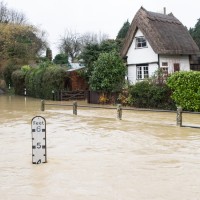 9,000 fast-tracked homes at risk of flooding