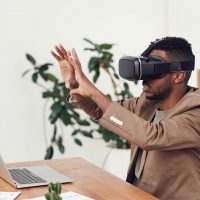 Broker uses virtual reality to complete mortgage application