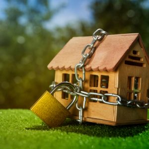 Government open to solutions for mortgage prisoners but will not intervene in lending decisions