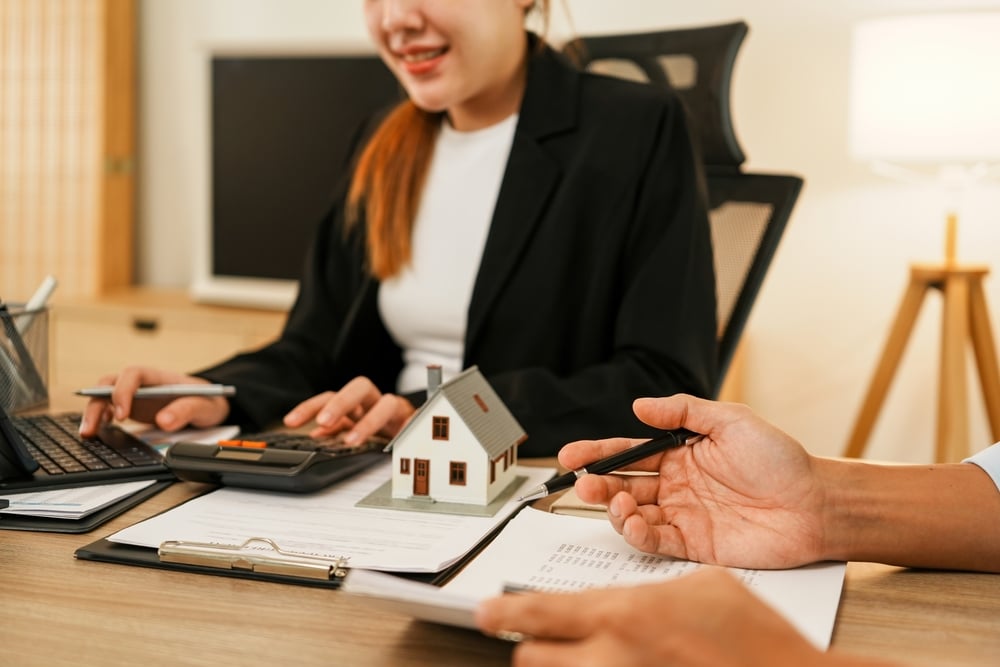 Paradigm calls for mandatory advice for all first-time buyers