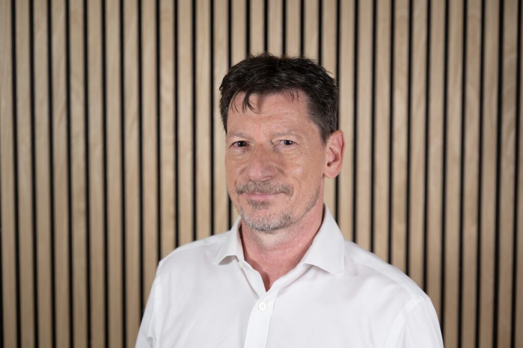 Howells to leave LSL Financial Services with Nowosad named interim MD 