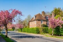 Housing market remains stagnant amid drop in swap rates - Lloyds HPI