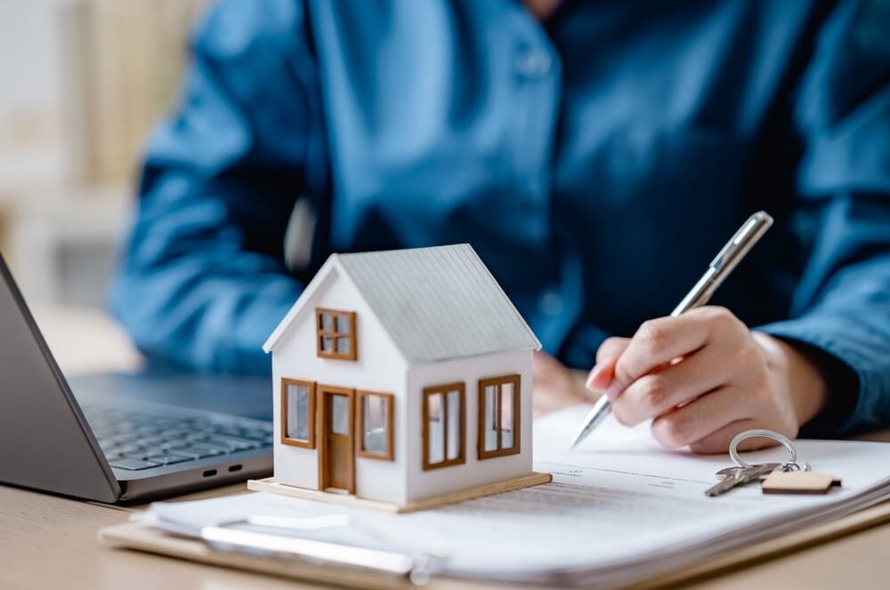 Stamp duty and IHT intake rises in September – HMRC 