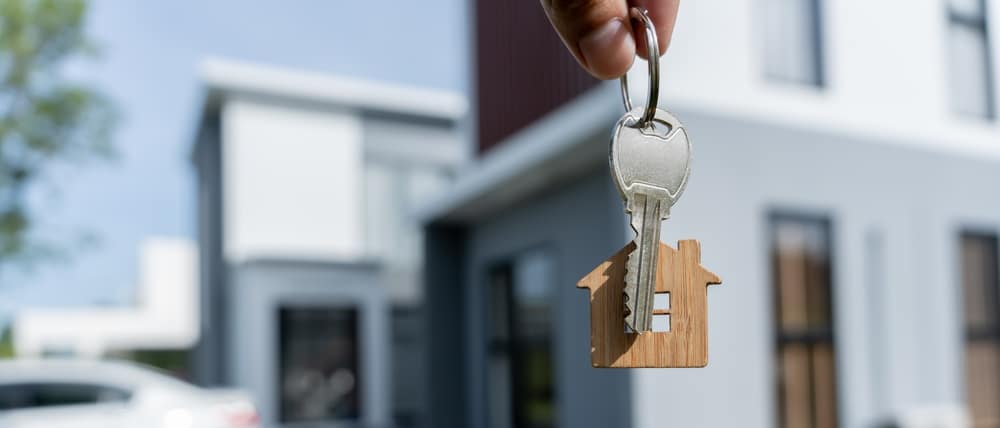 Average advertised rents hit high of £1,400 despite growth slowdown – Rightmove