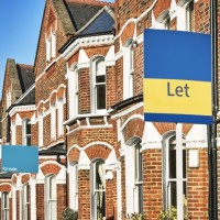Average rents hit a monthly record of £800