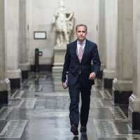 Carney warns lenders about rate cut in Brexit scenario